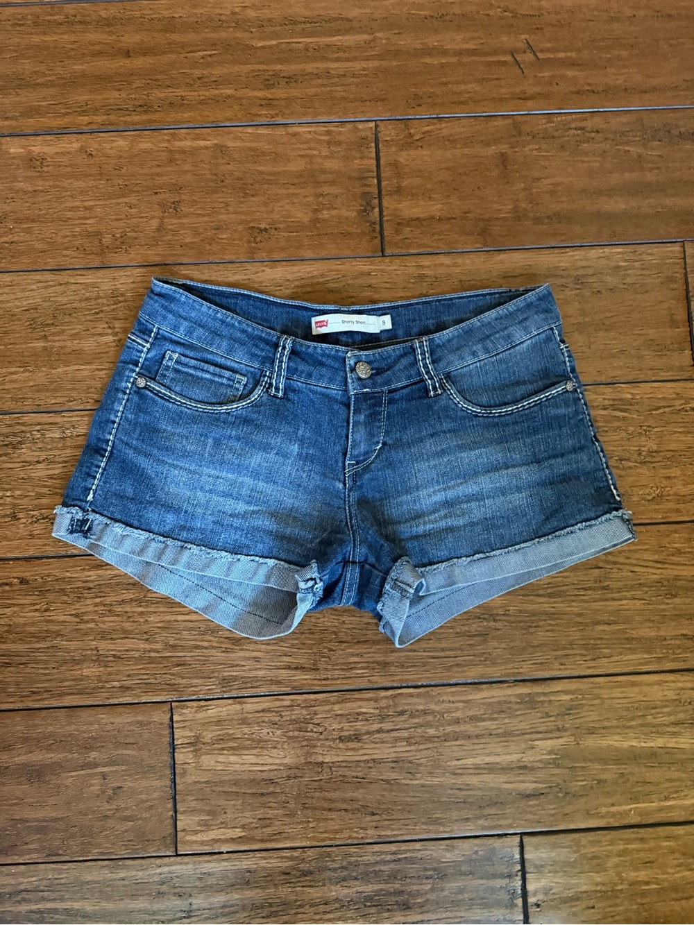 Levis Denim Shorty Shorts size 9 Dark Wash White Chainstitch Y2K 90s Denim